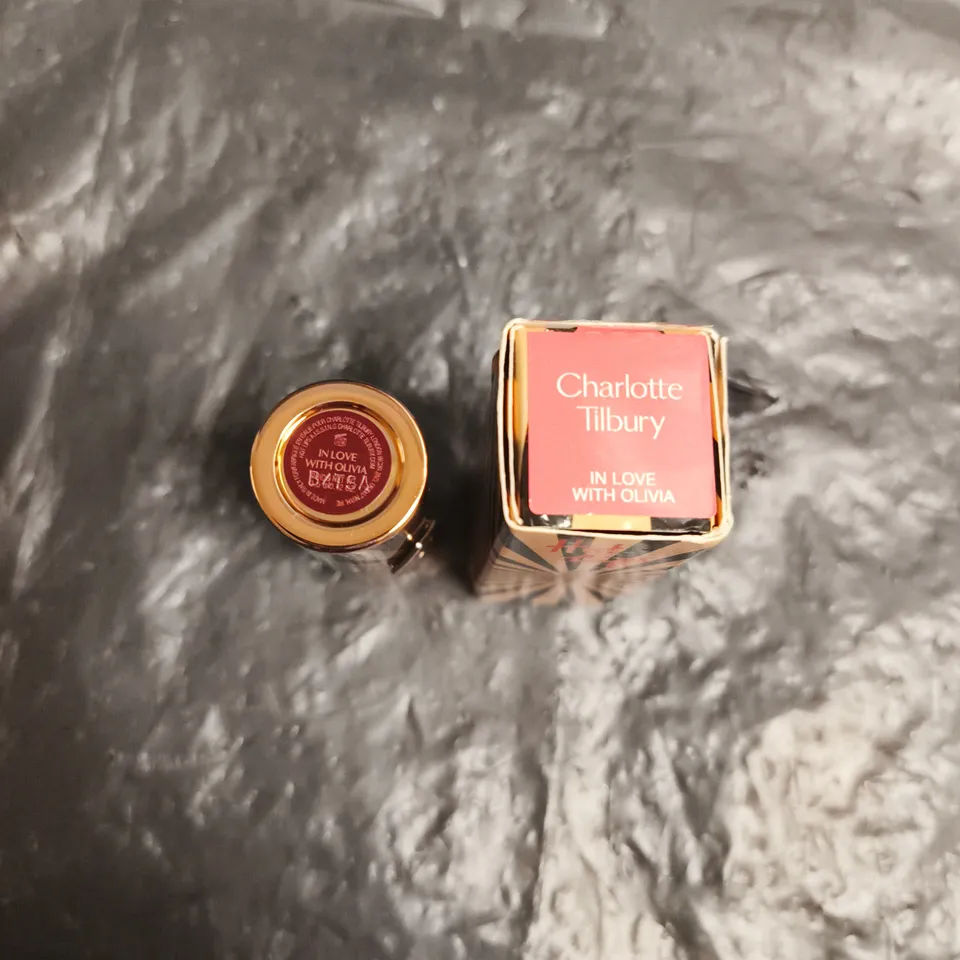 CHARLOTTE TILBURY HOT LIPS LIPSTICK – IN LOVE WITH OLIVIA - 3.5G