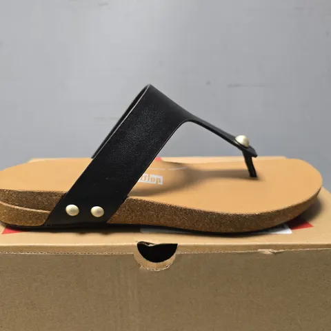 BOXED FITFLOP IQUSHION LEATHER TOE POST SANDAL - UK 4