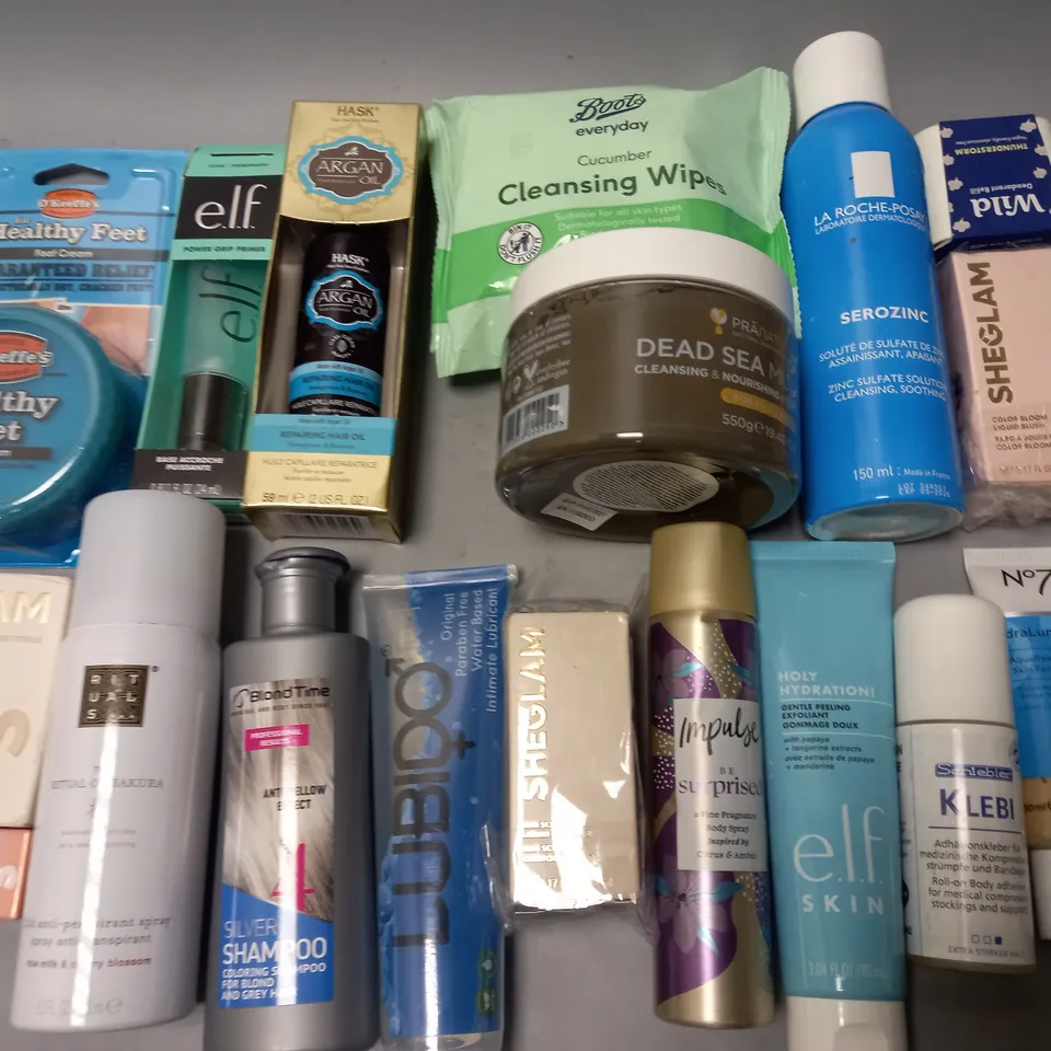 LOT OF APPROXIMATELY 25 ASSORTED HEALTH AND BEAUTY ITEMS TO INCLUDE DEAD SEA MUD MASK, O'KEEFES HEALTHY FEET AND RITUAL OF SAKURA DEODORANT 