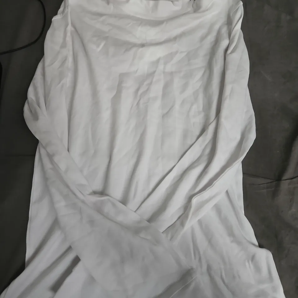 MOUNTAIN WAREHOUSE WHITE LONG-SLEEVE TURTLENECK TOP – WOMEN’S CLOTHING SIZE M