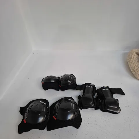 KNEE & ELBOW PROTECTIVE PADS SET – BLACK WITH VELCRO STRAPS