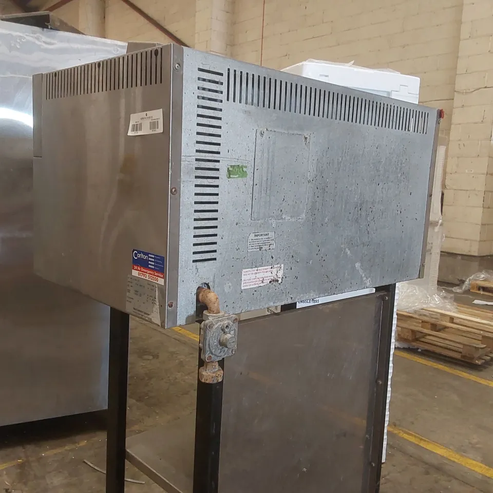 FALCON G2522 COMMERCIAL CHIEFTAIN GAS GRILL ON STAND