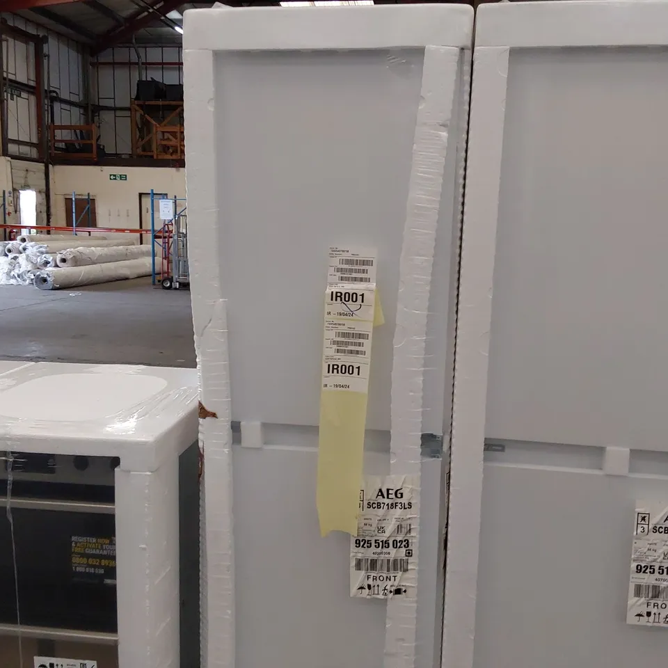 AEG 5000 COLD SENSE INTEGRATED 60/40 --FRIDGE FREEZER Model SCB718F3LS RRP £684