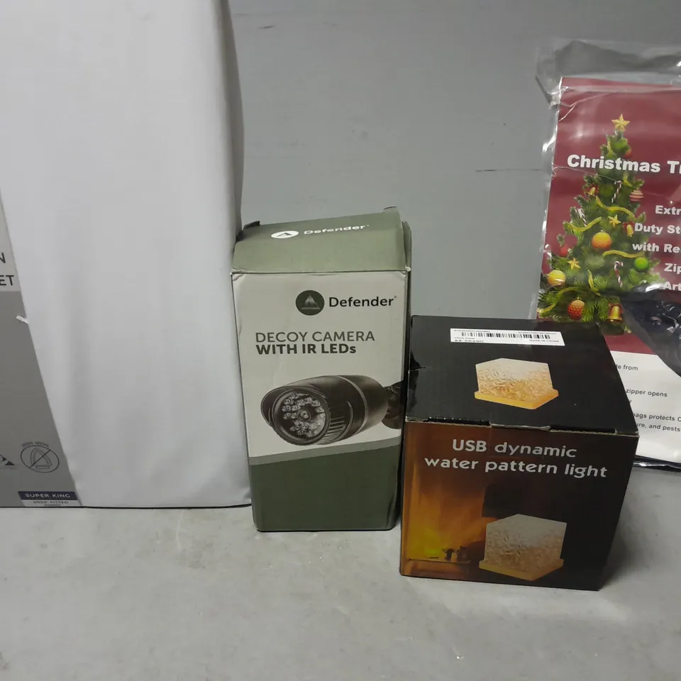 BOX OF APPROXIMATELY 12 ASSORTED ITEMS TO INCLUDE -CHRISTMAS TREE STORAGE BAG , DECOY CAMERA WITH IR LEDS ETC