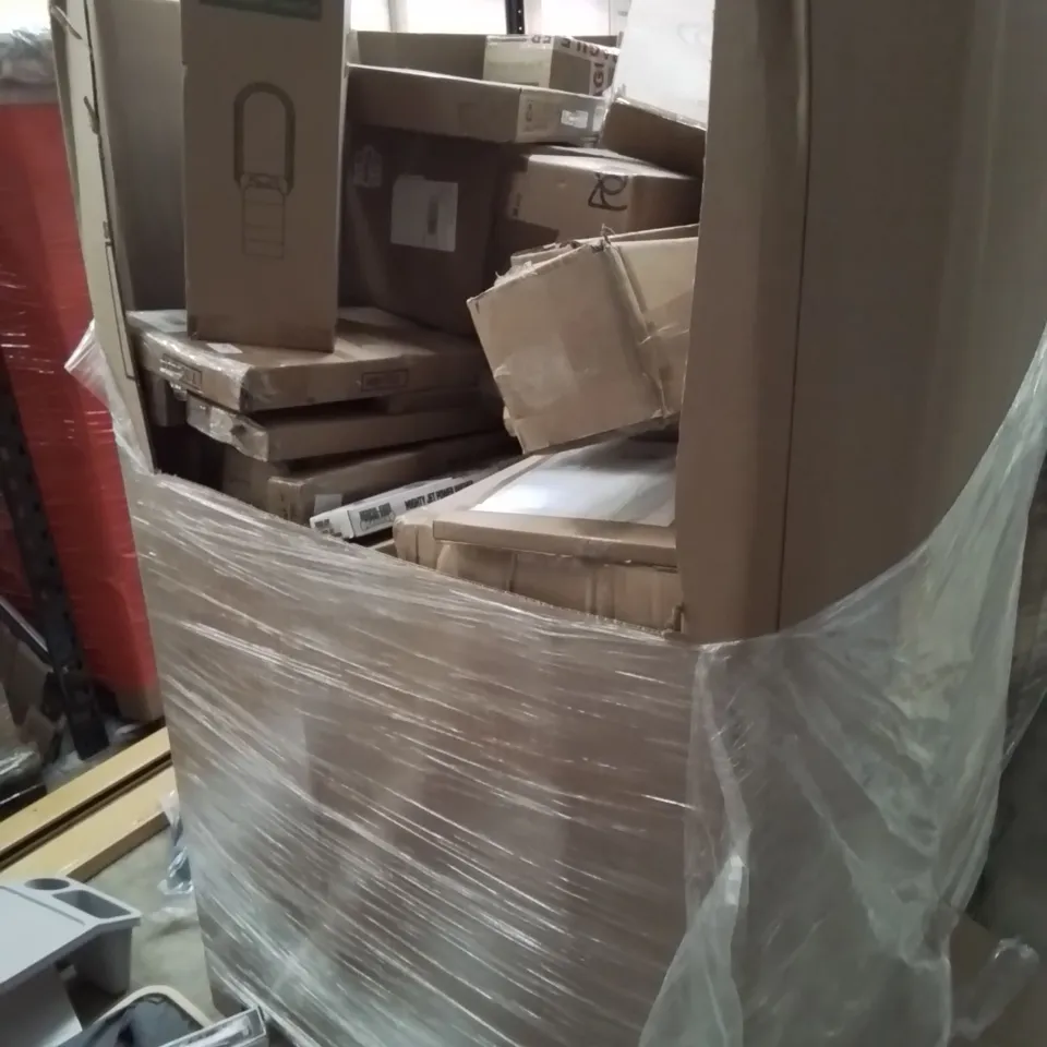 PALLET OF ASSORTED ITEMS INCLUDING SUN SHADE, MESH FOOD COVERS, TOILET SEATS, PLASTIC BED TRAY, COLLAPSIBLE FABRIC BOX, ELECTRIC HEATER, AIR MULTIPLIER TOWER FAN,