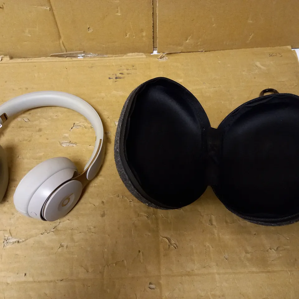 BEATS SOLO PRO WIRELESS HEADPHONES - GOLD/GREY