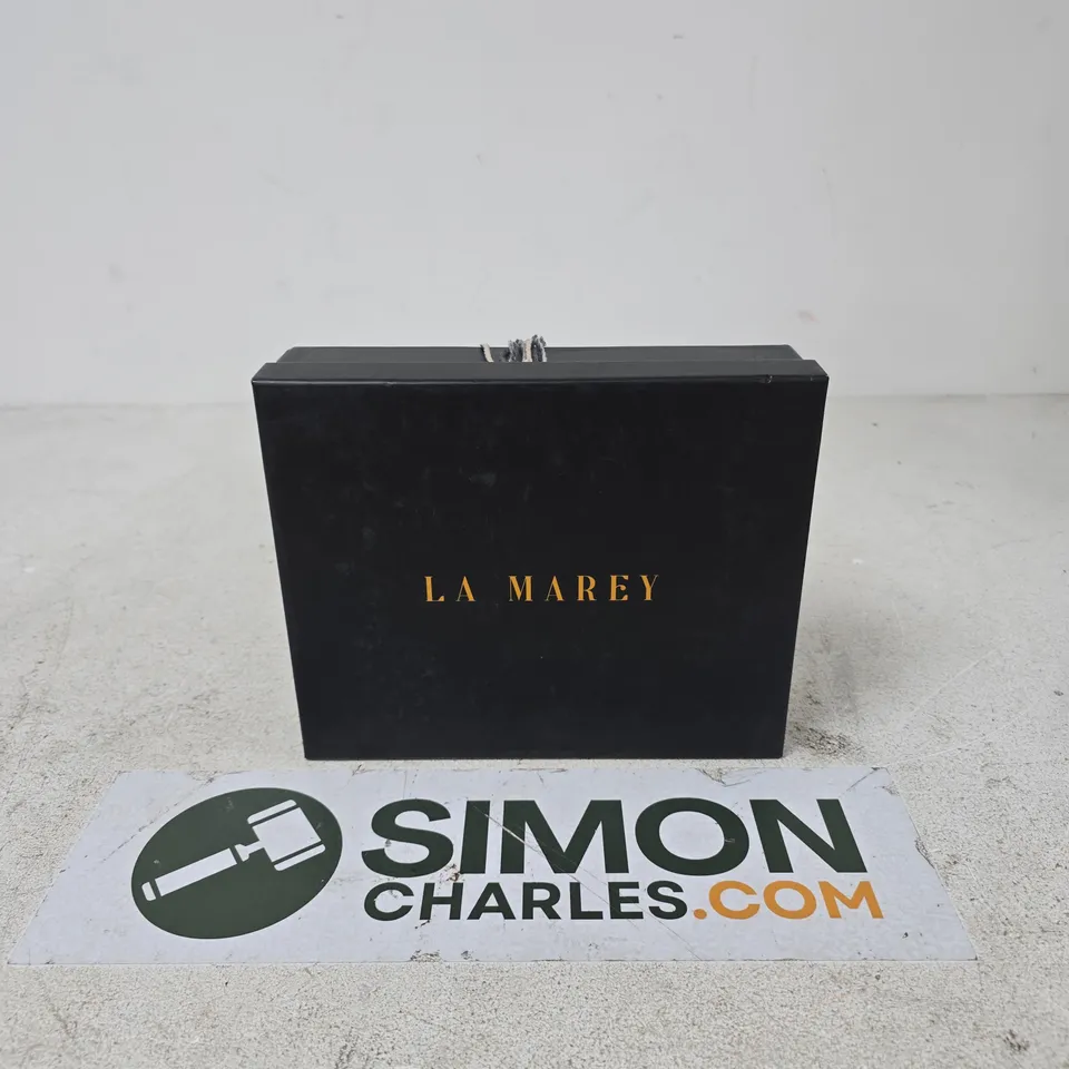 BOXED LA MAREY CROC EMBOSSED WALLET WITH RFID WALL AND MATCHING SCARF