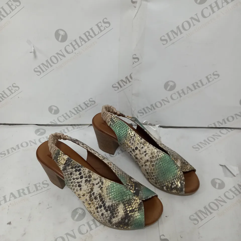 MODA IN PELLE MIRELLO GREEN SNAKE PRINT SIZE 5 - BOXED 