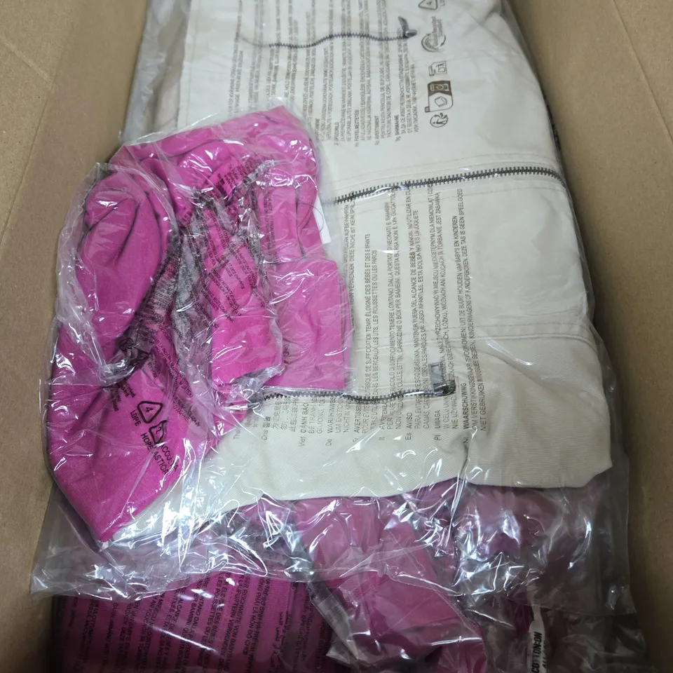 APPROXIMATELY 10 ASSORTED CLOTHING ITEMS IN VARIOUS SIZES, COLOURS & STYLES