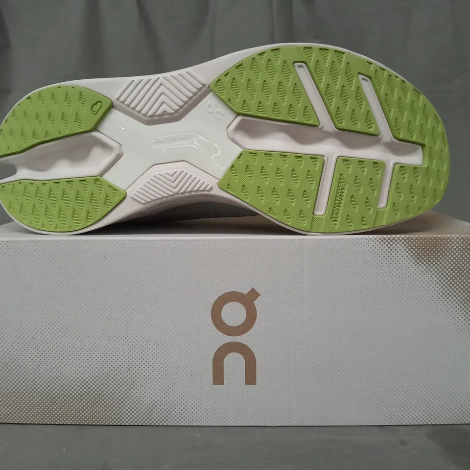 BOXED PAIR OF ON CLOUDECLIPSE SHOES IN GREY/GREEN UK SIZE 11