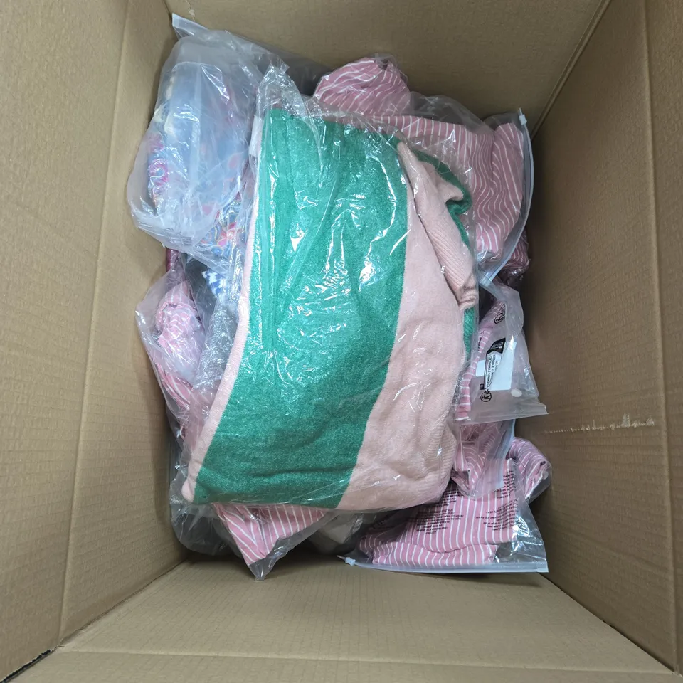 WOMEN'S KNITWEAR BUNDLE – STRIPED JUMPER, BEIGE COAT & PINK TOP, NEW WITH TAGS WOMEN'S CLOTHING BUNDLE – APROX 20 ITEMS TO INCLUDE CLOTHING ITEMS JUMPERS , TOPS AND DRESSES