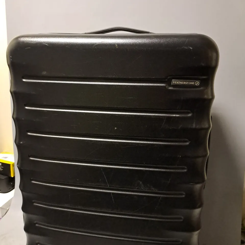 FEATHERSTONE BLACK 4 WHEEL MEDIUM SUITCASE 