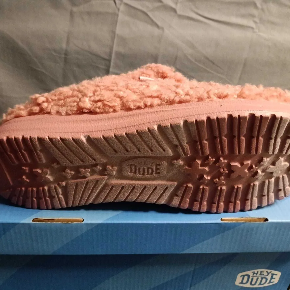 BOXED PAIR OF HEY DUDE PINK FUZZY SLIP-ON SHOES - UK 5