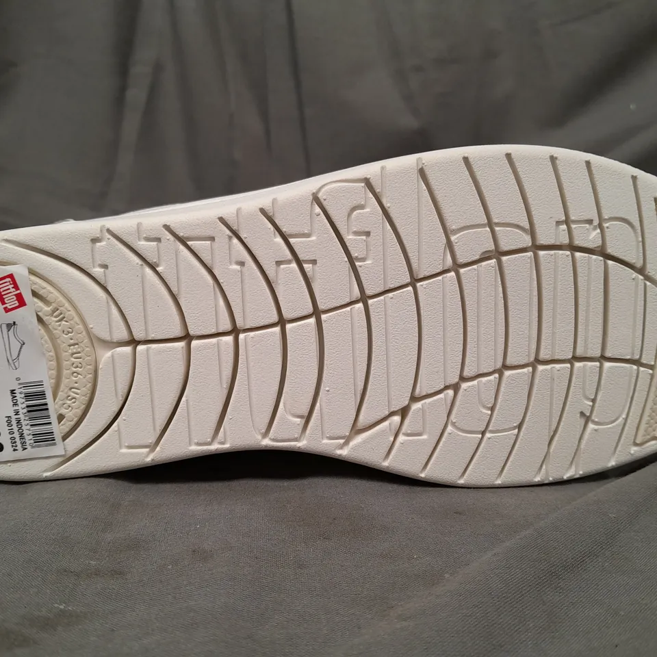 BOXED PAIR OF FITFLOP RALLY CRYSTAL-BACKTAB LEATHER SNEAKERS IN WHITE/SILVER UK SIZE 3