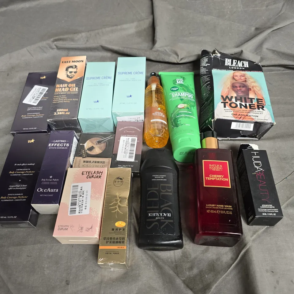 APPROXIMATELY 12 ASSORTED HEALTH & BEAUTY PRODUCTS TO INCLUDE HAND WASH, SUPREME CREME TAN, AND GIVE ME SHAMPOO ETC.