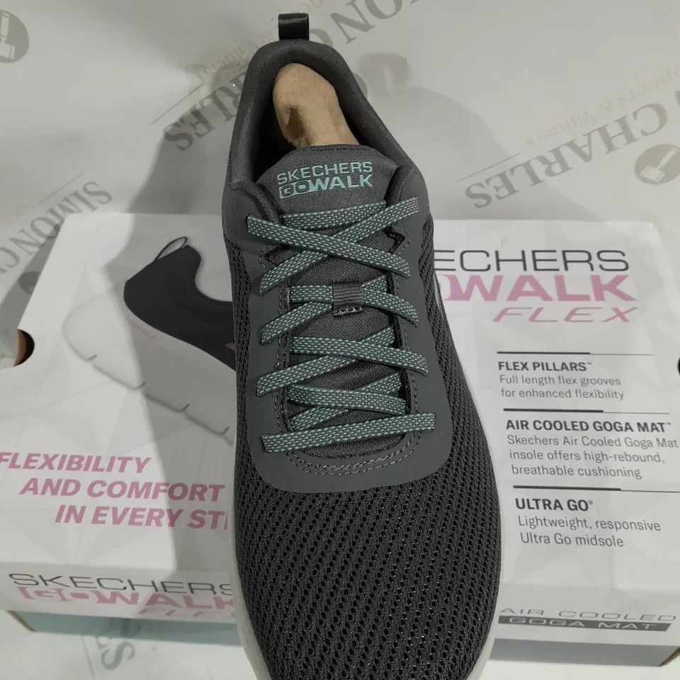 BOXED PAIR OF SKECHERS GOWALK FLEX ALANI TRAINERS IN CHARCOAL - SIZE 6.5