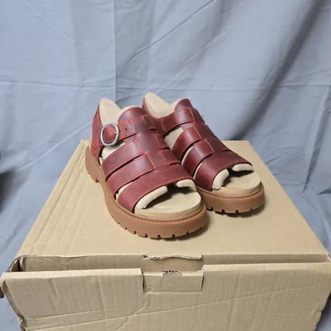 MEN'S FISHERMAN SANDALS - DARK RED LEATHER, UK 5