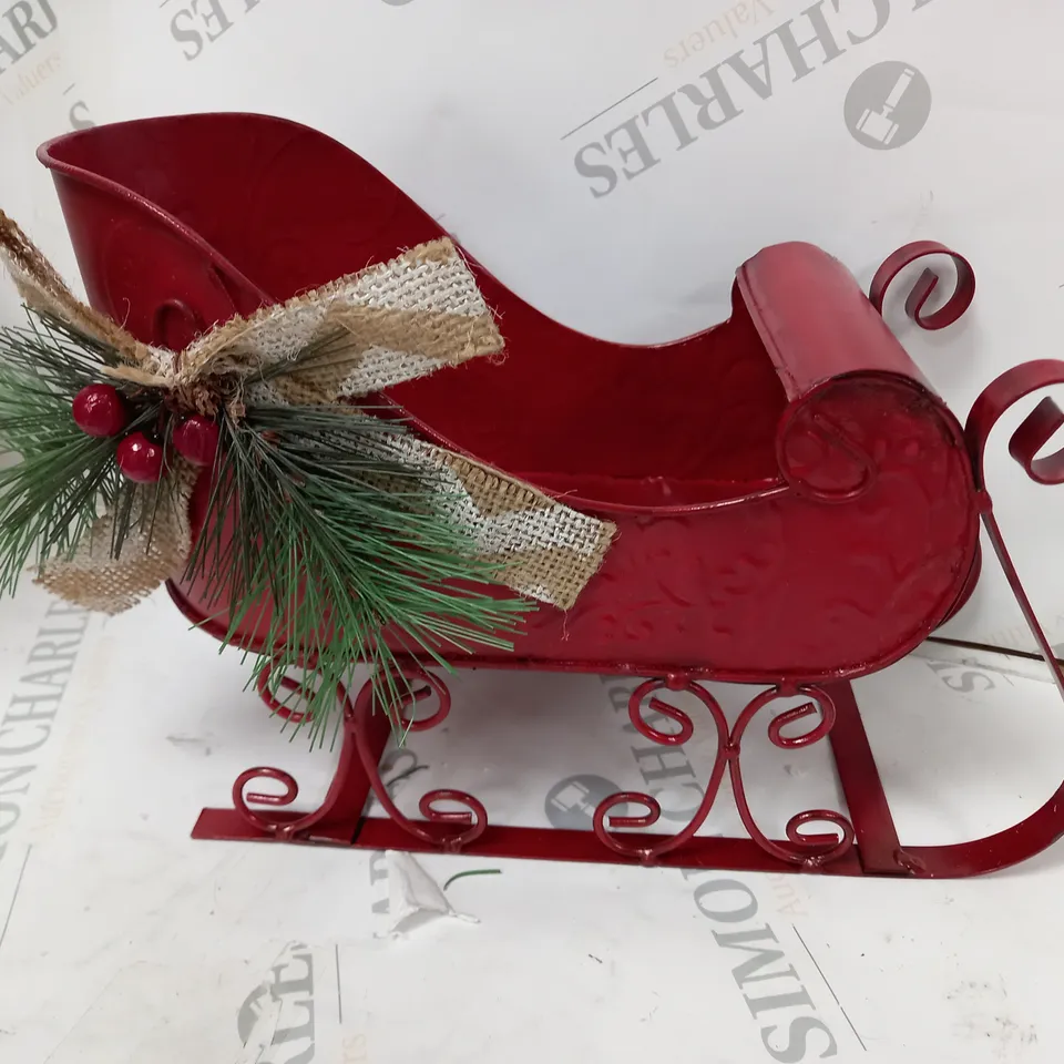 SET OF 2 METAL SLEIGHS RRP £35.99