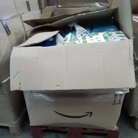 PALLET CONTAINING A LARGE QUANTITY OF PET FOOD AND SUPPLIES 