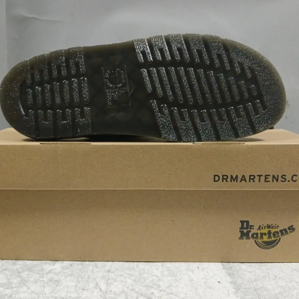 BOXED PAIR OF DR MARTENS OPEN TOE JOSEF SANDALS IN METALLIC SILVER SIZE UK 7