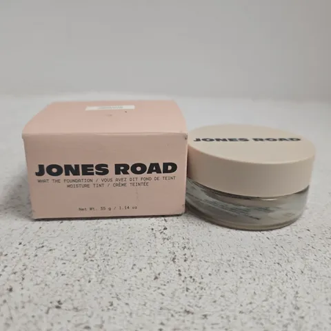 BOXED JONES ROAD WHAT THE FOUNDATION - PORCELAIN (35G)