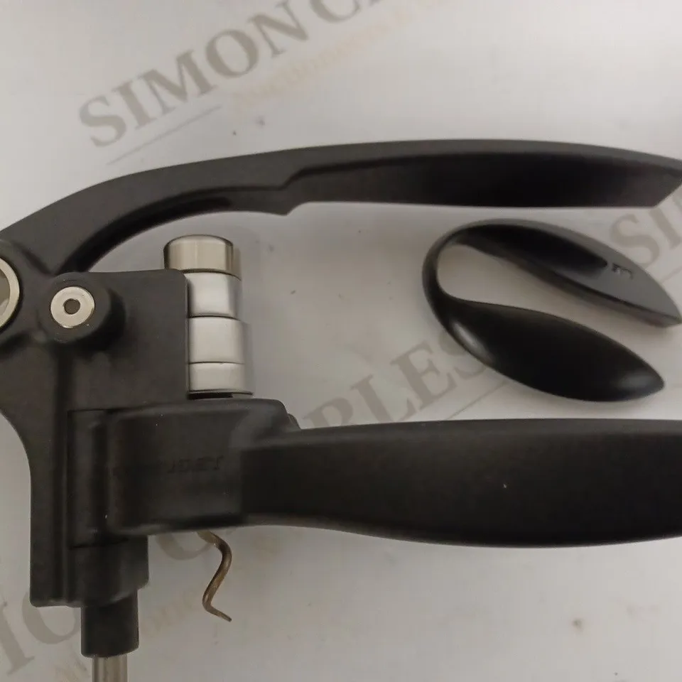 LE CREUSET LEVER CORKSCREW