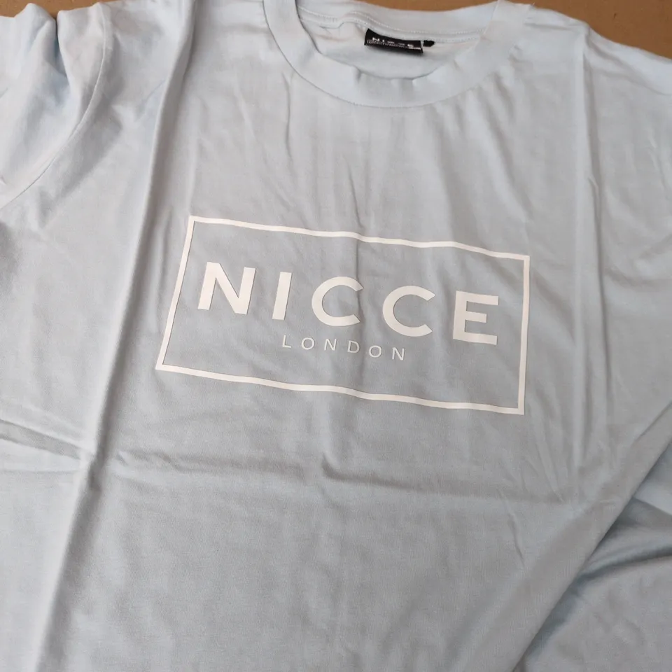 NICCE LONDON LARGE RAISED LOGO T-SHIRT IN SKY BLUE - UK SIZE L