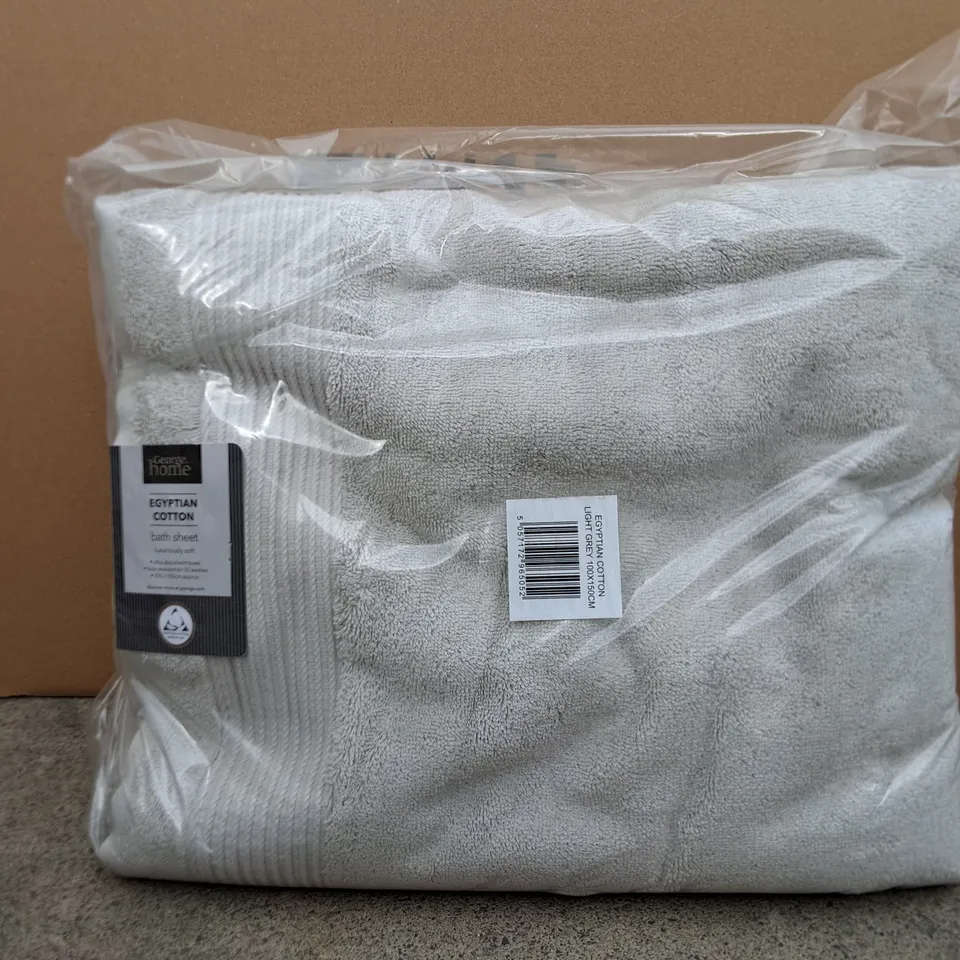 BOX OF APPROXIMATELY 6 BRAND NEW SEALED LIGHT GREY BATH SHEETS 