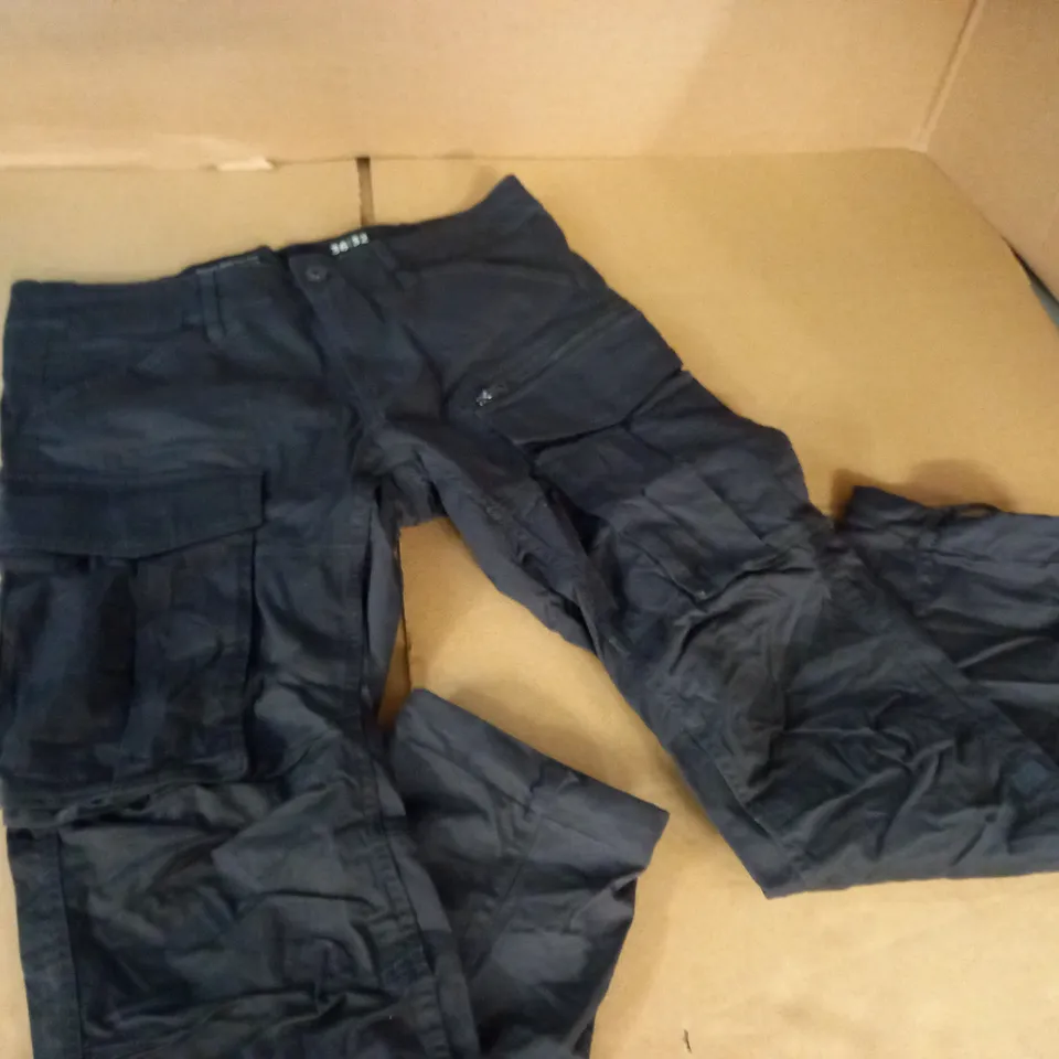 G-STAR RAW DARK GREY CARGO PANTS - 36/32