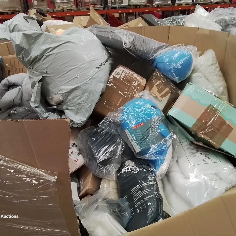 PALLET OF ASSORTED BEDROOM AND COMFORT BASED PRODUCTS TO INCLUDE; PILLOWS, SUPPORT SEAT CUSHIONS AND SIMILARLY RELATED GOODS