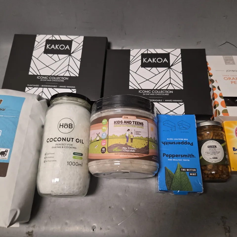 BOX OF ASSORTED FOOD PRODUCTS - INCLUDING BROWN BEAR COFFEE, KAKOA ICONIC COLLECTION BOX, AND COCNUT OIL ETC.