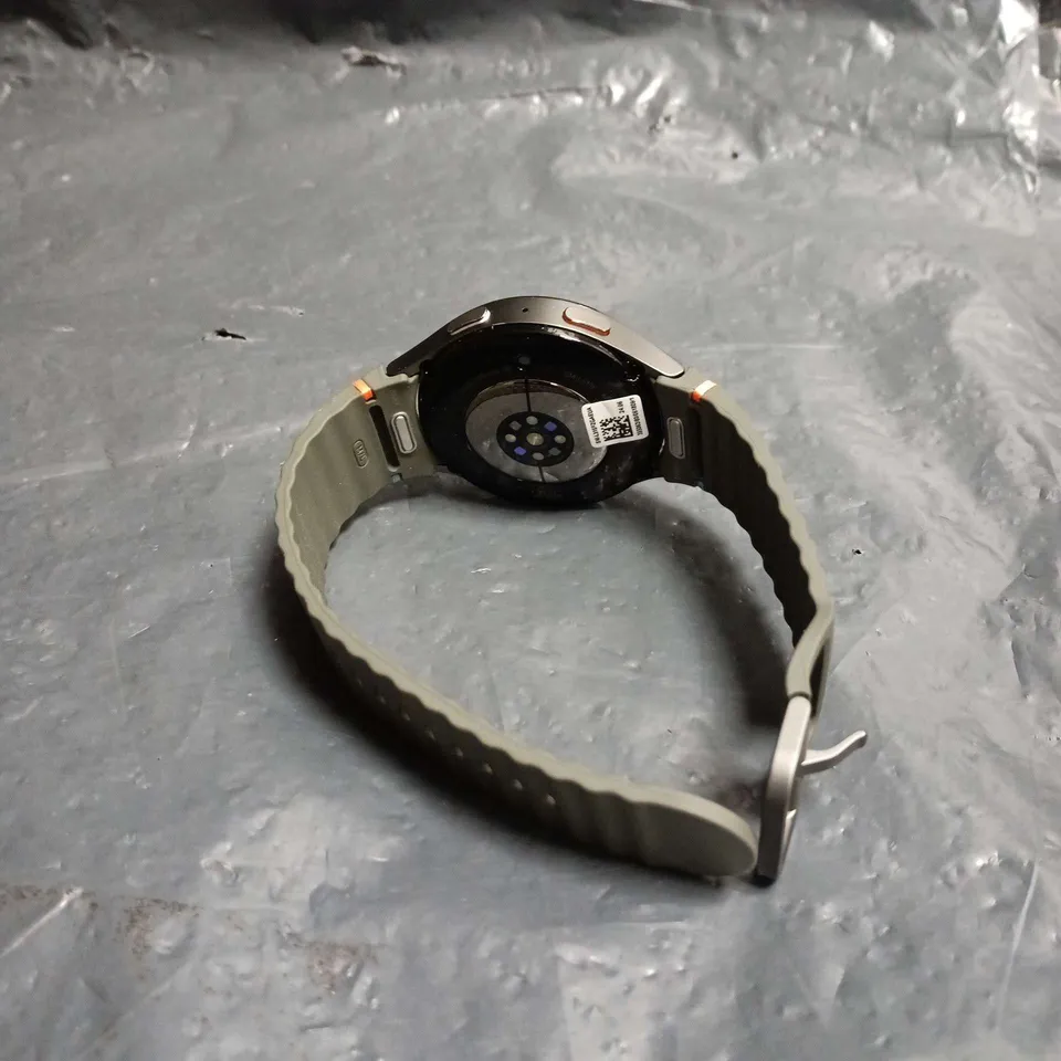 SAMSUNG GALAXY WATCH 7, GREEN. UNBOXED