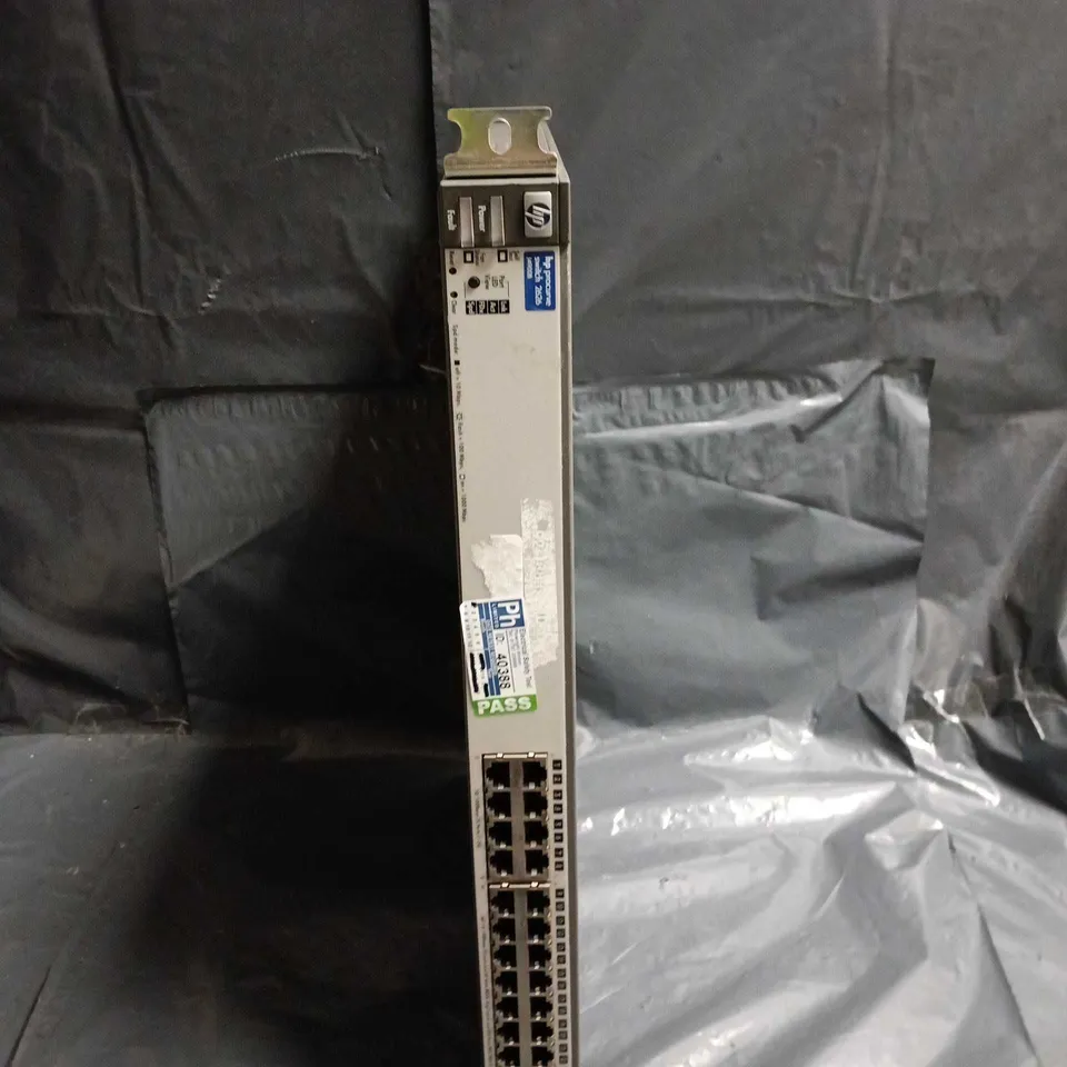 HP PROCURVE 2626 SWITCH (J4900B)