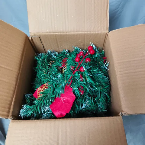 FESTIVE CHRISTMAS DECORATION WITH BERRIES, ADDITIONAL LED LIGHTS