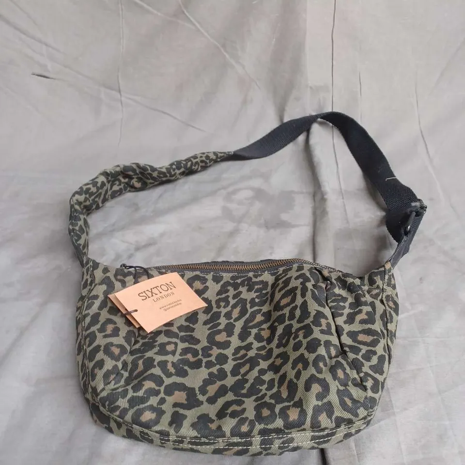 SIXTON LONDON BAG IN GREEN LEOPARD