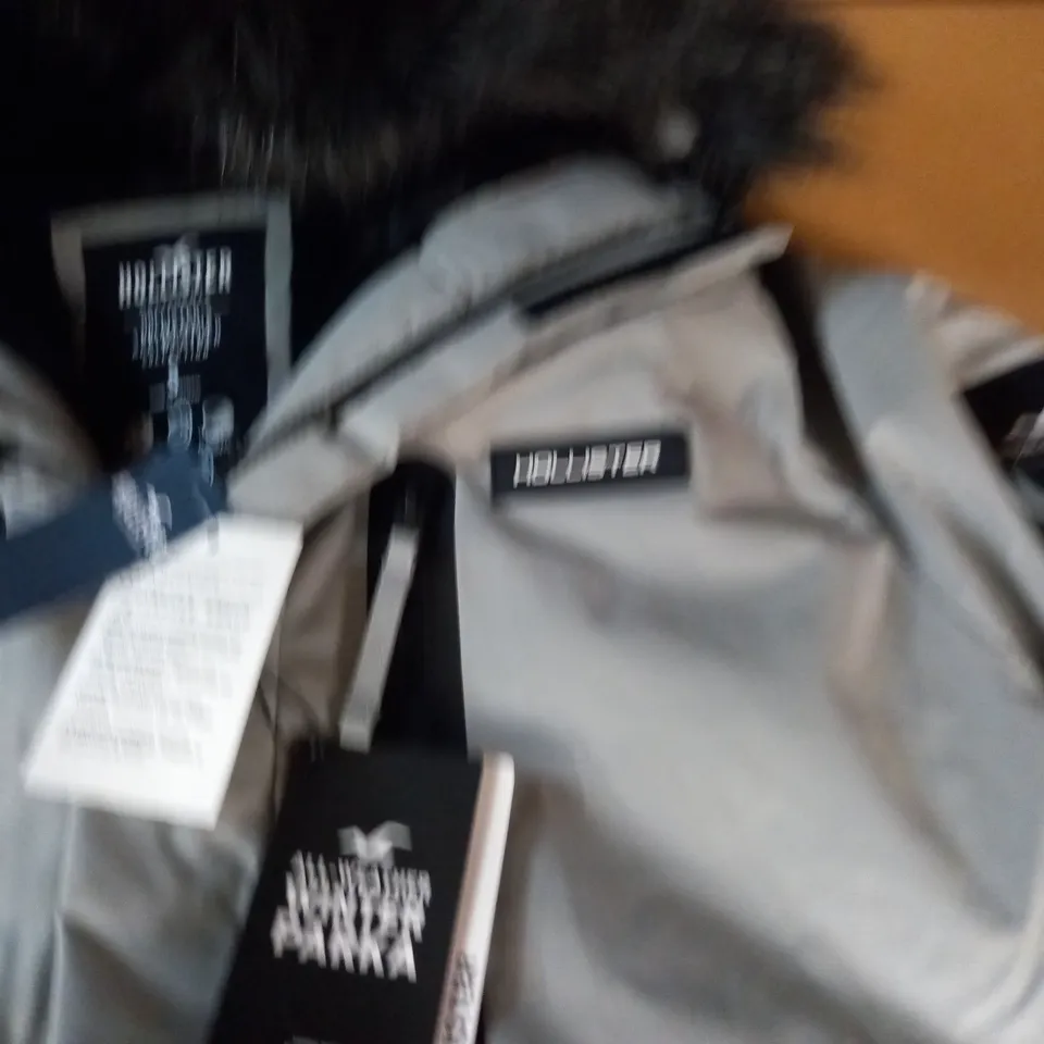 HOLLISTER ALL-WEATHER WINTER PARKA IN GREY - S
