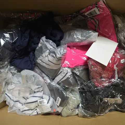 APPROXIMATELY 30 ASSORTED CLOTHING ITEMS IN VARIOUS SIZES, STYLES & COLOURS TO INCLUDE BRANDS SUCH AS TAMSY, & MAISI, EMRECO, ETC - COLLECTION ONLY