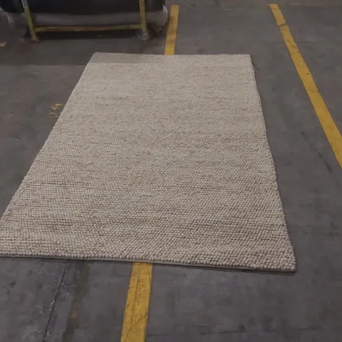 QUALITY DESIGNER RUG - APPROXIMATELY 235 x 152cm