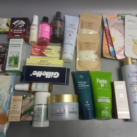 LOT OF APPROXIMATELY 25 ASSORTED HEALTH AND BEAUTY ITEMS TO INCLUDE PANTENE REPAIR MASK, KEANARICE MASK AND BARE BAR SOAP