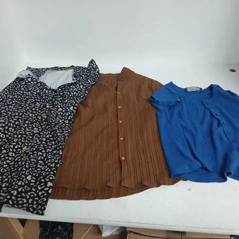 LARGE QUANTITY OF ASSORTED CLOTHING AND ACCESSORIES TO INCLUDE; TOWELS, CARDIGANS AND DRESSES