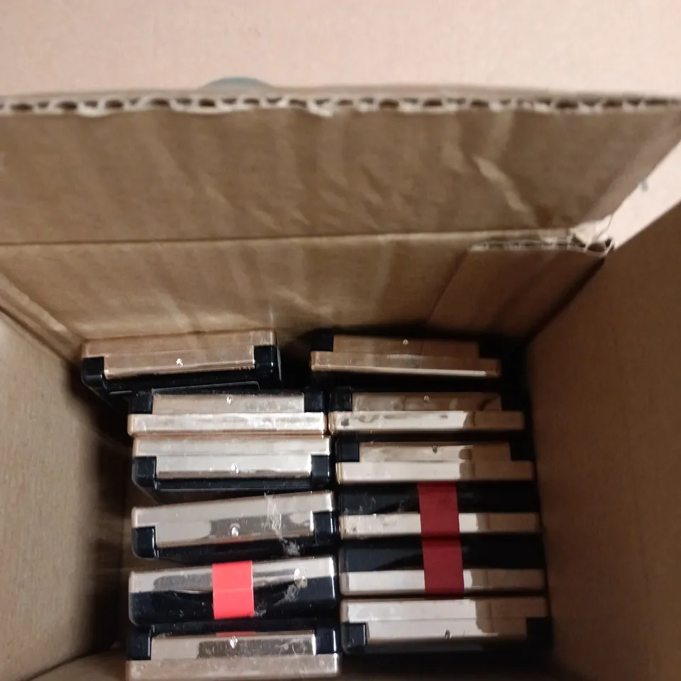 BOX OF APPROXIMATELY 12 L'OREAL COLOUR RICHE LA PALETTE LIPSTICK PALETTES RED