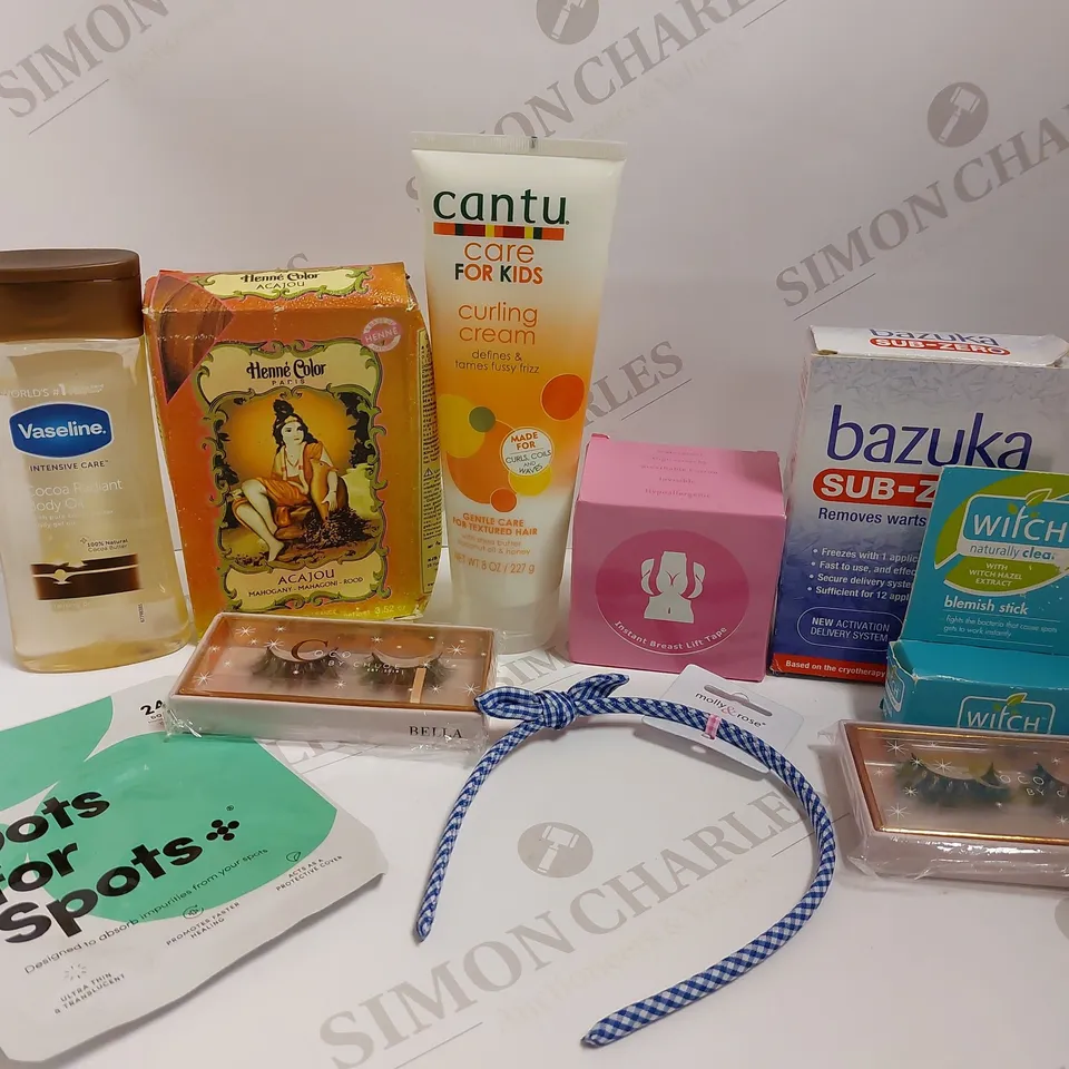 BOX OF APPROX 20 COSMETIC ITEMS TO INCLUDE VASELINE BODY OIL, HENNE COLOUR HENNA POWDER,COC BY CHLOE LASHES
