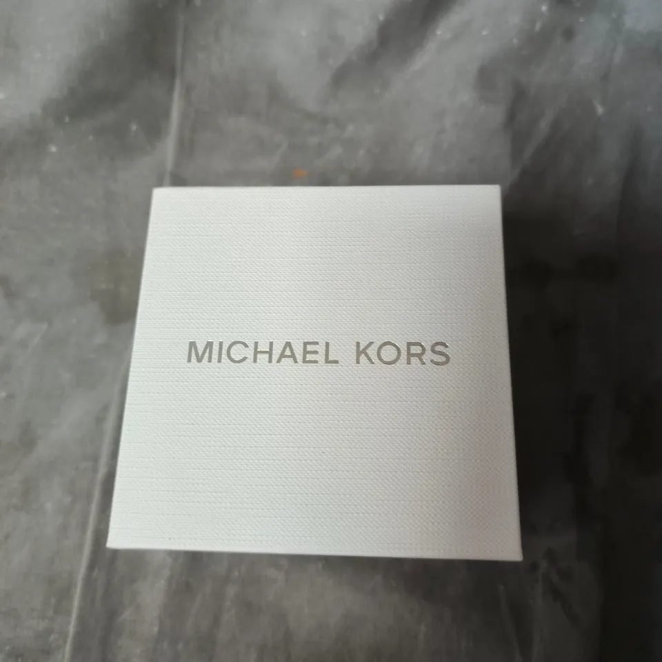 MICHAEL KORS TWO-TONE CRYSTAL-BEZEL WATCH – WHITE DIAL