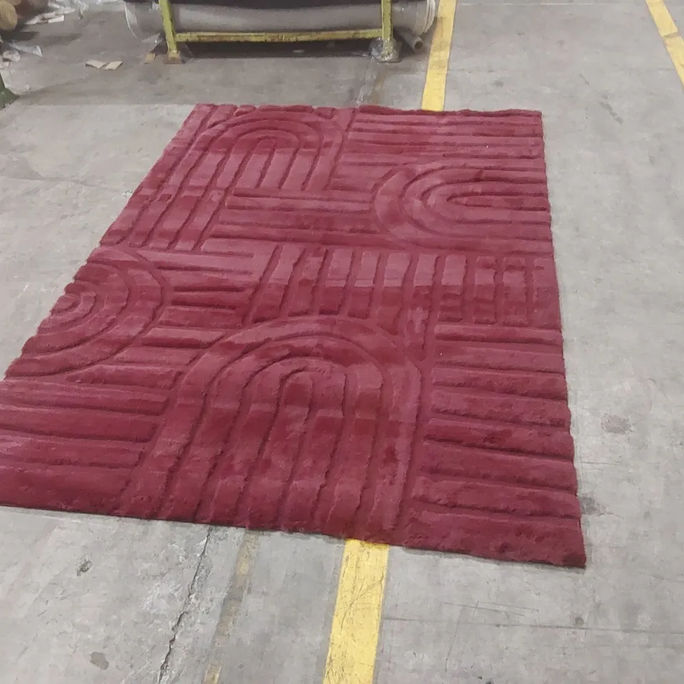 QUALITY DESIGNER RUG - APPROXIMATELY 230 x 160cm