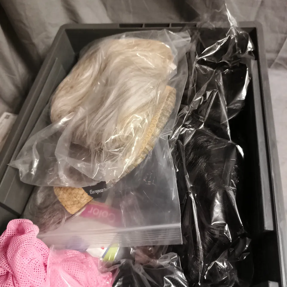 BOX OF APPROXIMATELY 15 ASSORTED HAIR PRODUCTS INCLUDING EZ CURL SHORT AND K TIP HAIR