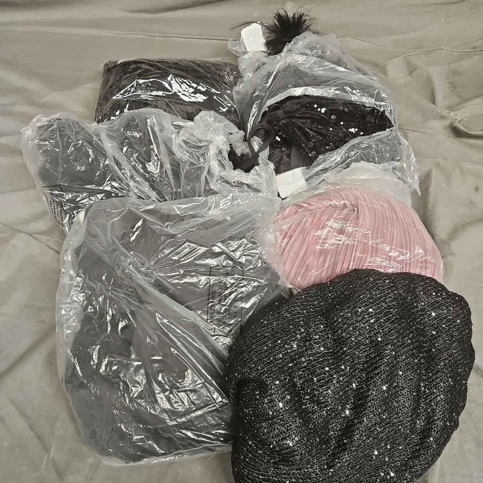 APPROXIMATELY 20 ASSORTED CLOTHING ITEMS IN VARIOUS STYLES AND SIZES 