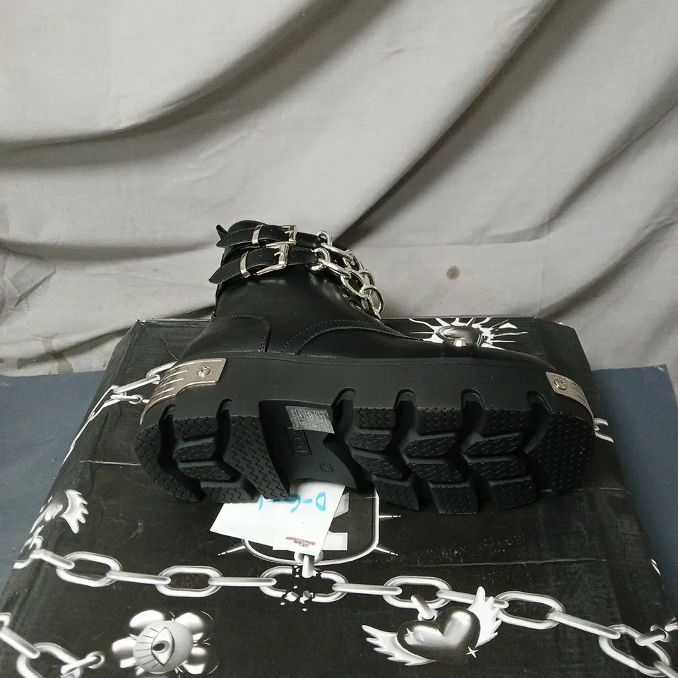 KOI SHACKLED SHADOWS HEAVY DUTY CHAIN BIKER BOOTS BOXED SIZE 37