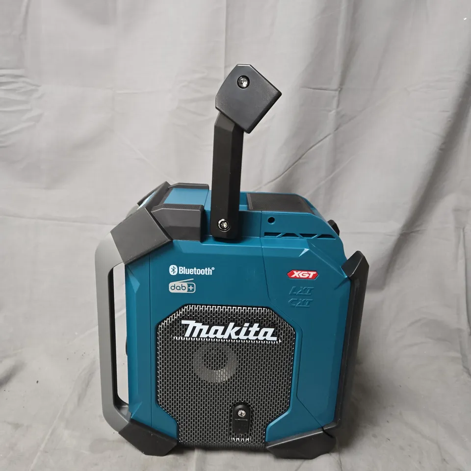 MAKITA MR007GZ JOB SITE RADIO WITH DAB+ & BLUETOOTH