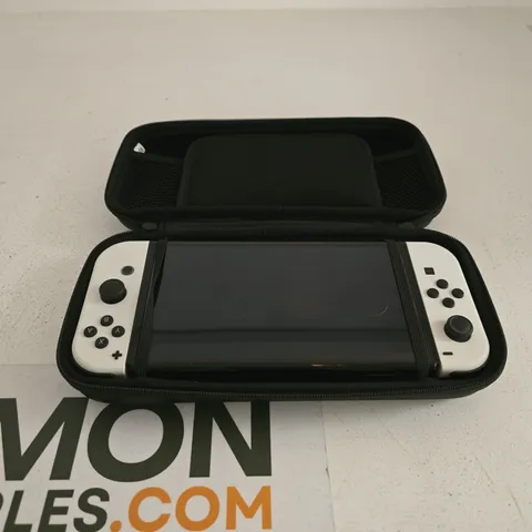 NINTENDO SWITCH IN CASE