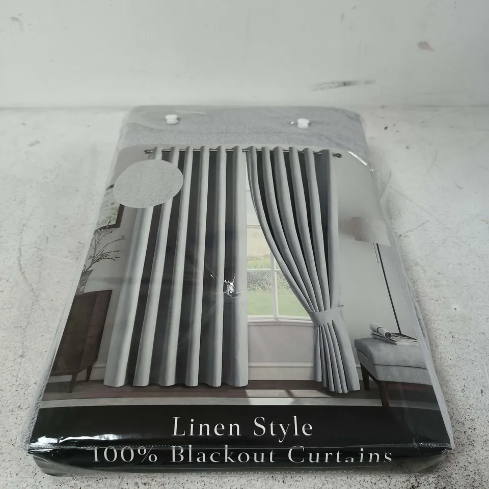 LINEN STYLE 100% BLACKOUT CURTAINS WITH SILVER EYELETS – 168 X 137 CM